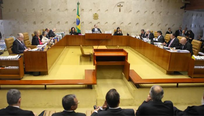  Maioria do STF vota por manter símbolos religiosos em órgãos públicos 